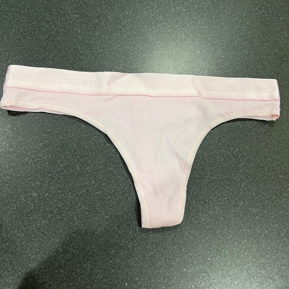 Victoria's Secret Light Pink Thong Size Medium